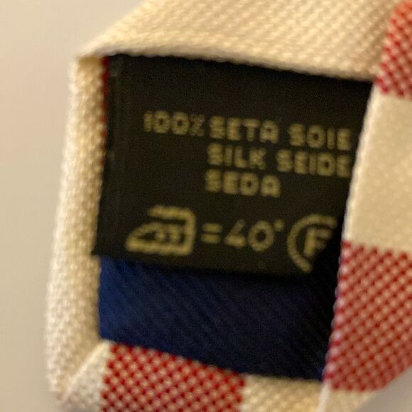 Ermenegildo Zegna Diagonal Stripe Woven Silk Necktie. Red/cream. - Picture 7 of 8